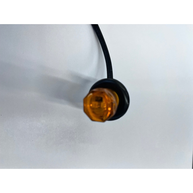 Airstream 2-LED Clearance Marker Light, Amber – 513025