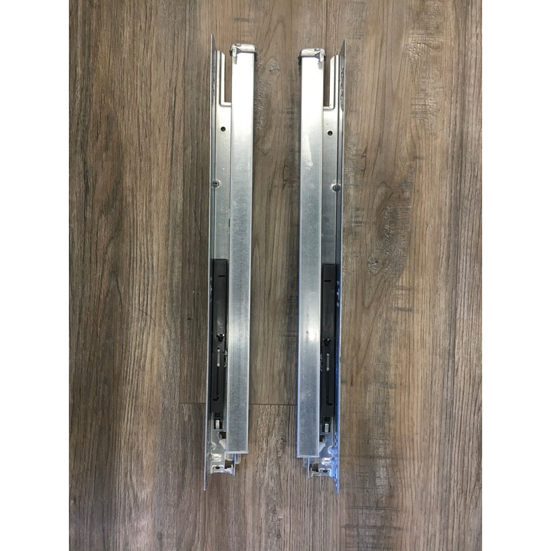 Airstream 21 Self-Close Drawer Slide, Set – 382807-09